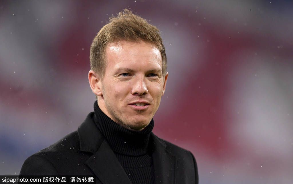 据德国天空体育记者Florian Plettenberg消息，拜仁愿意花高价签巴萨后卫阿劳霍。